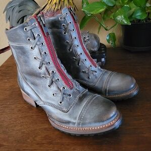 Freebird Liverpool Boots (Red Zipper with box and protective covers) Color "Ice"